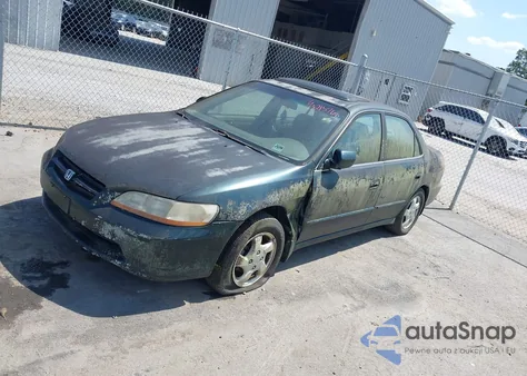 2000 Honda Accord 2.3 Ex from USA, damaged, VIN 1HGCG5666YA111256